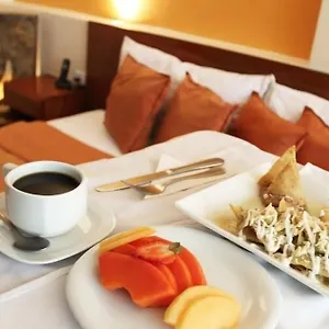hotel-boutique-angelopolis-and-business.hotelspuebla.com/